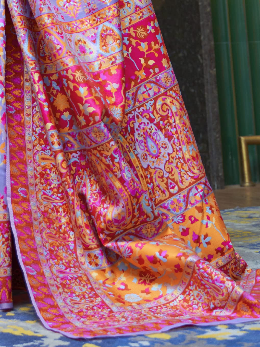 AKHILAM Women's Banarasi Cotton Blend Saree With Blouse Piece