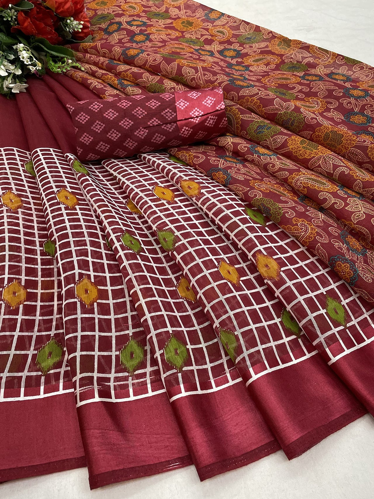 Yashika Women's Linen Saree Maroon