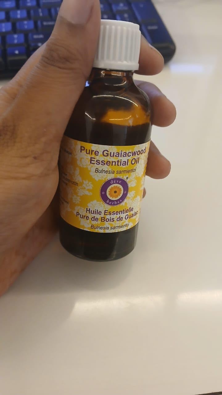 Deve Herbes Guaiacwood Essential Oil (Bulnesia sarmientoi) Pure | Viscous Texture | Rich Aroma | Unisex | All Skin Types |Natural Extract Steam Distilled 30ml