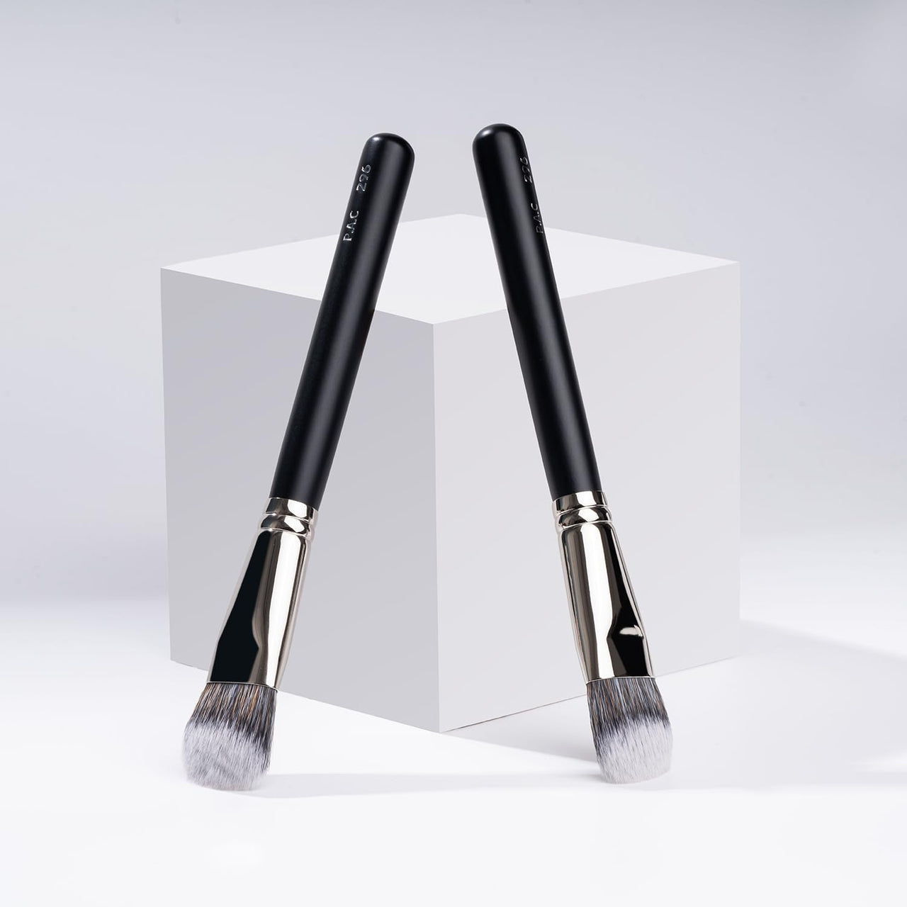 PAC Foundation Blending Brush 296