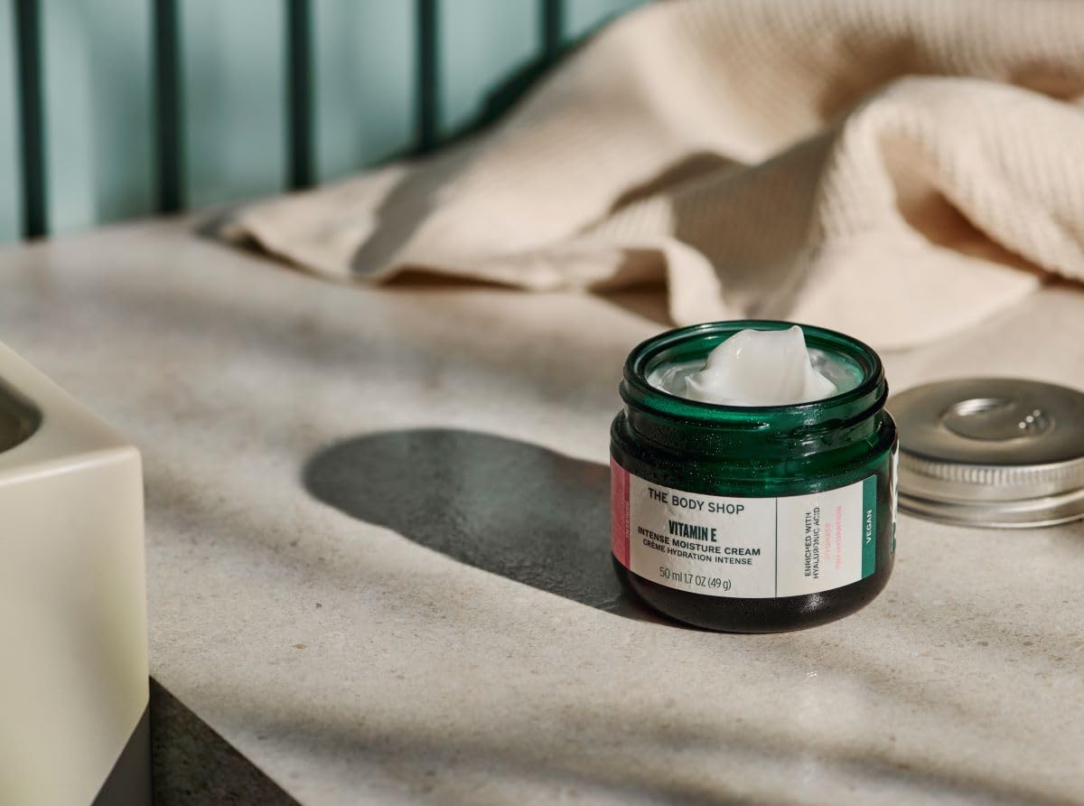 The Body Shop Vitamin E Intense Moisture Cream | 72H Hydration with Hyaluronic Acid & Raspberry Seed Oil | Restores Dry Skin | Vegetarian | For Men & Women | 50ml