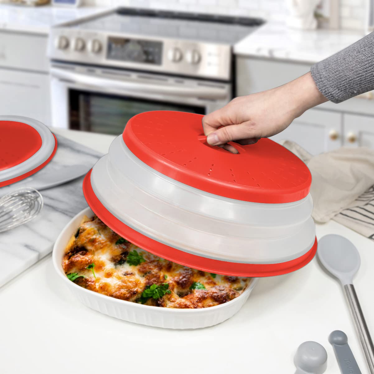 Tovolo 47011-402 Large Collapsible Microwave, Lid for Reheating Food, Meal Prep Gadget, No Mess Folding Plate Cover Kitchen Tool, Candy Apple Red
