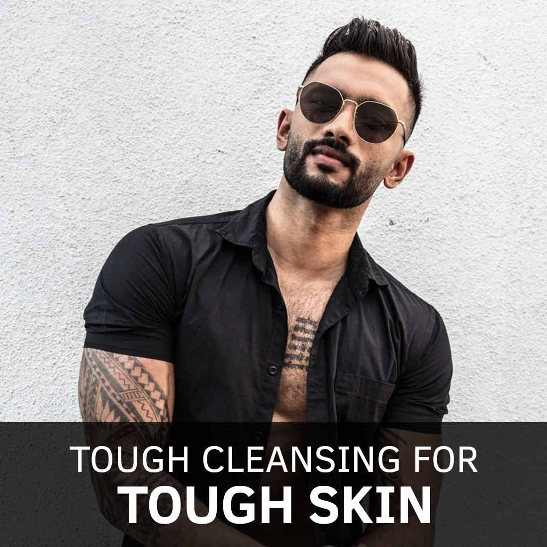 Ustraa Face Scrub for Men - 100g - with Activated charcoal, Tahitian Volcanic Sand & Walnut Granules - Great for Exfoliating skin & facial detox, Fights blackheads - For All Skin type