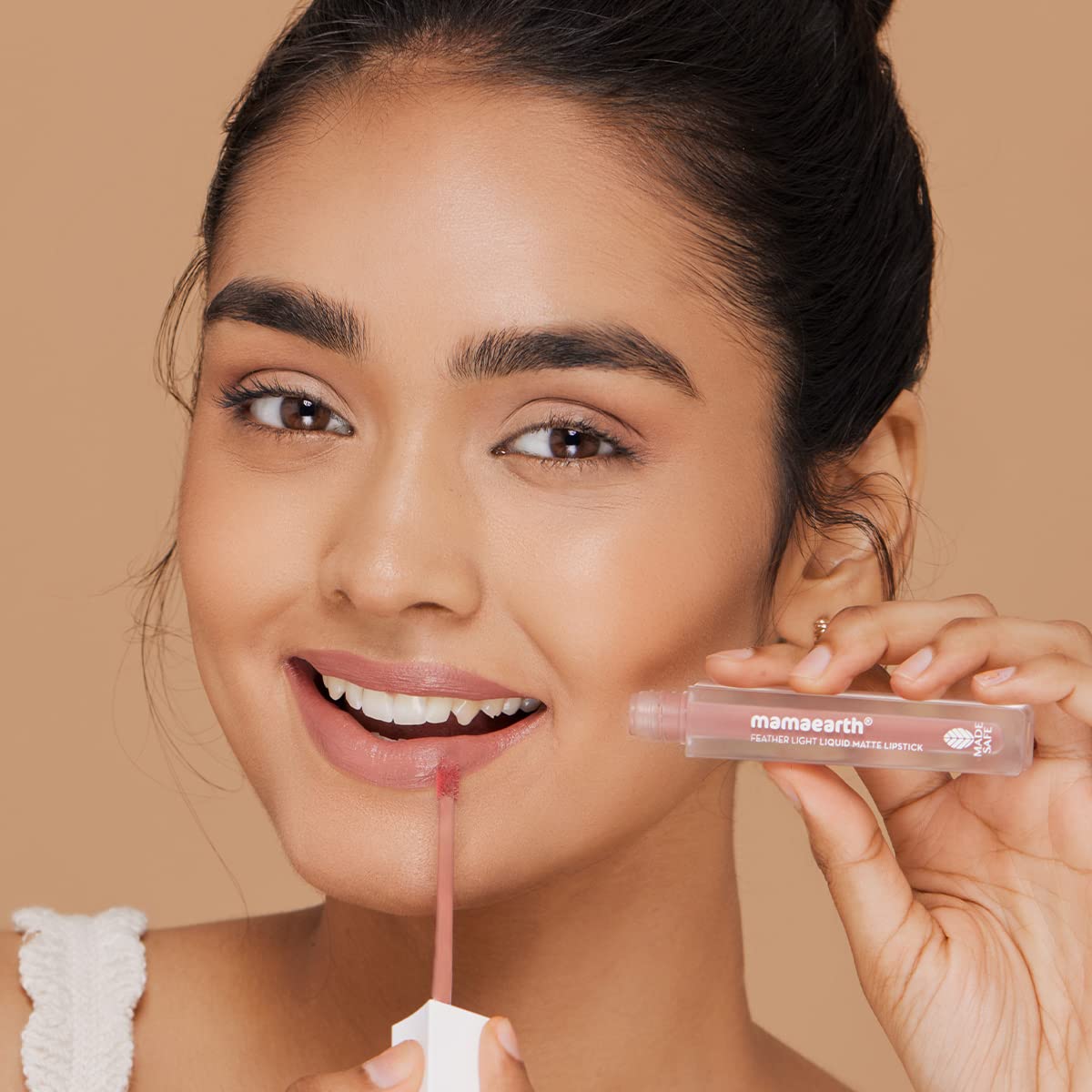 Mamaearth Feather Light Liquid Matte Lipstick with Coconut & Vitamin E for 16-Hour Long Stay (Weightless & Non-Drying) - 05 Nude Brown - 3.5 ml