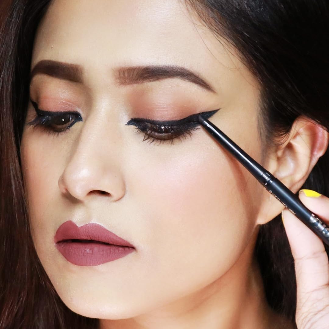 FLiCKA Breathtaking Eyes Twist Kajal Waterproof, Smudge Proof, Longlasting, Dermatologically approved, Intense Colour, Black, 0.30g