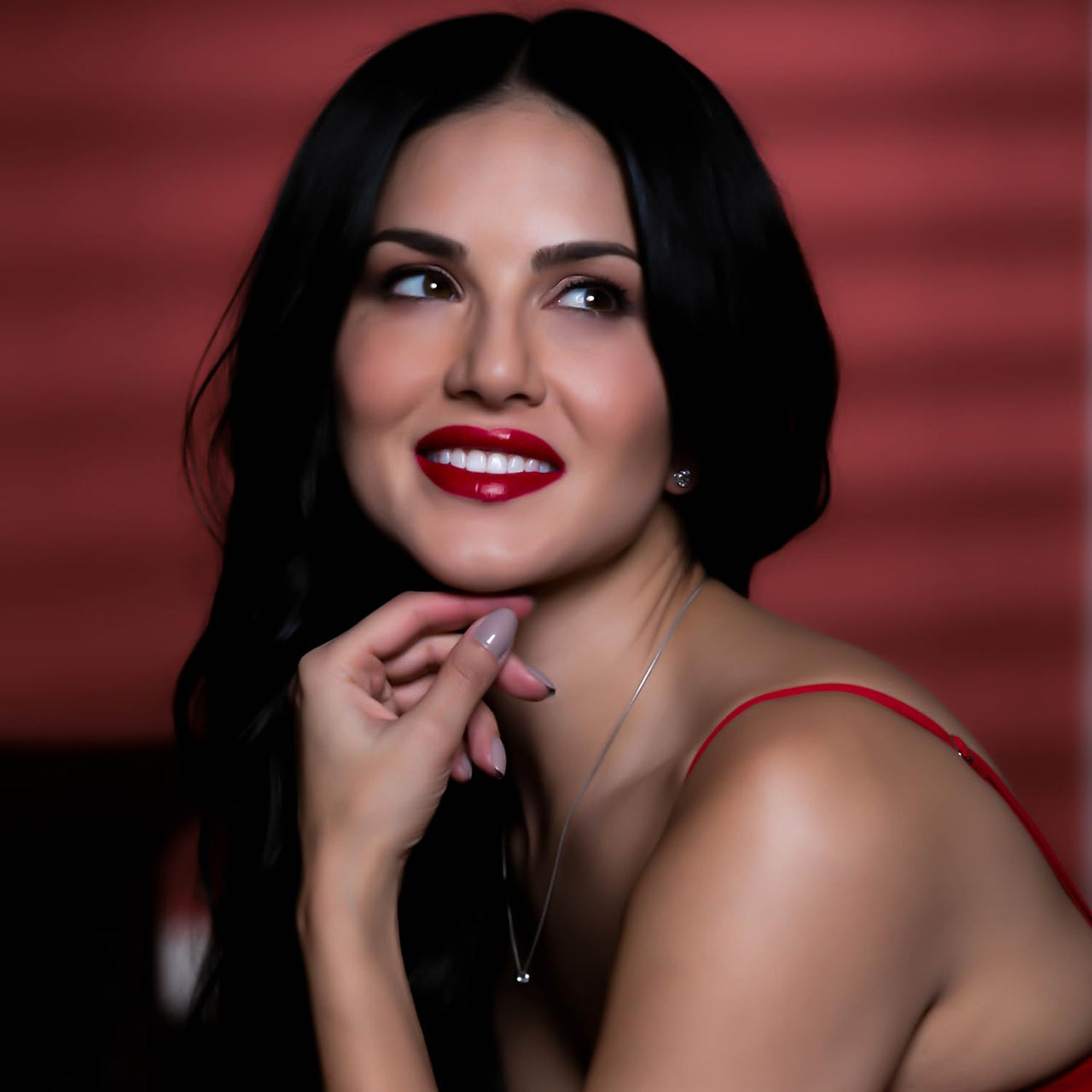 STARSTRUCK BY SUNNY LEONE Matte Lipstick- Red Lipstick- Cherry Bomb 4.2 gm| Lipsticks for Women | Long Lasting Lipstick for Women | Makeup Lipsticks | Waterproof Lipstick | Smudge Proof Lipstick