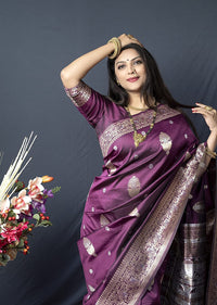 SGF11- Women's  Kanjivaram Pure Soft Silk Handloom Saree Pure Golden Zari With Blouse Piece