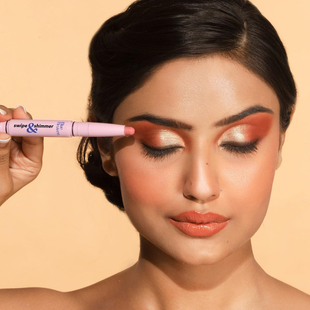 Blue Heaven Swipe & Shimmer Eye Shadow infused with Primer, Smudge Proof, Eye Shadow Stick Dual ended - Sweet Peach, 2.2g