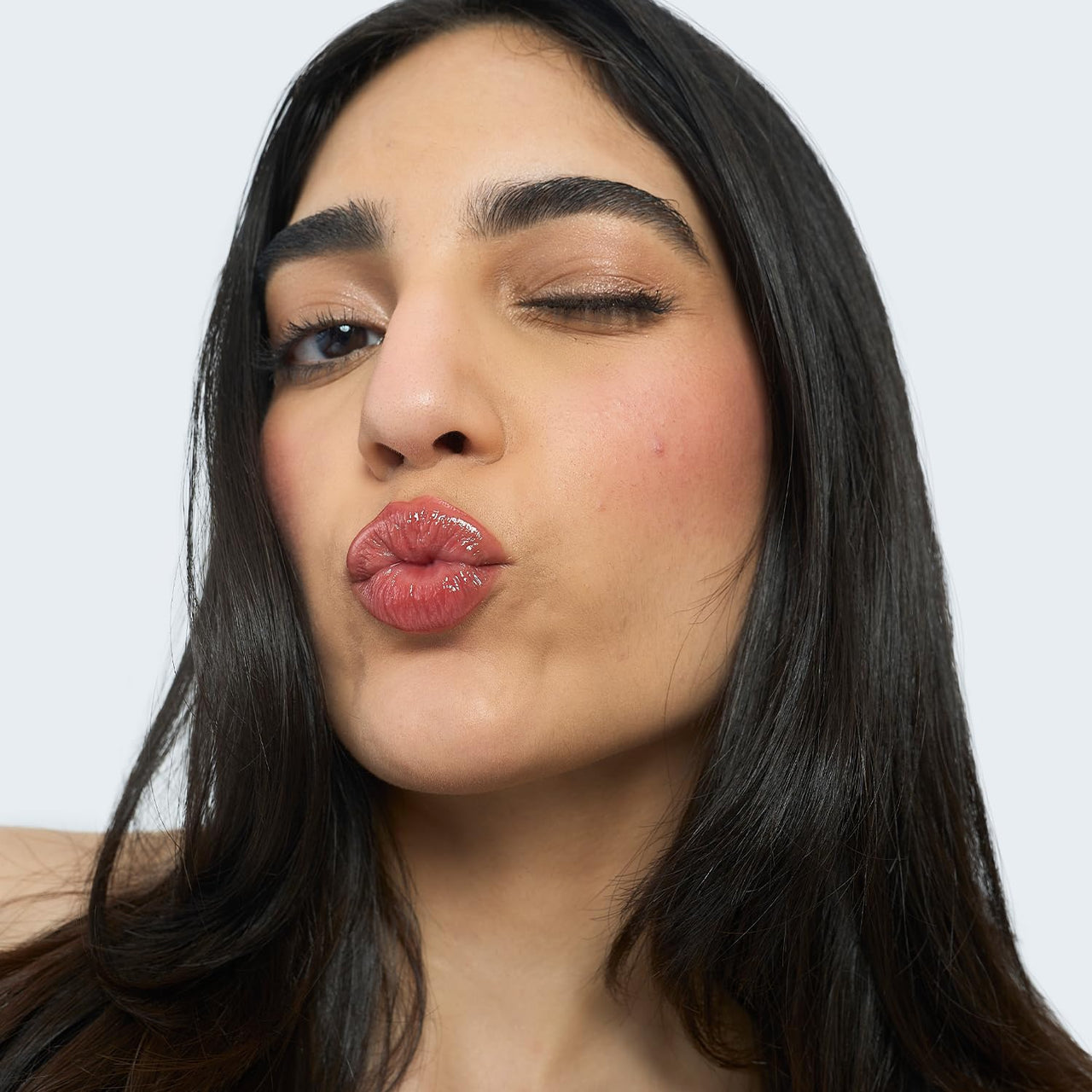 FAE Beauty Peptide Hydrating & High Shine Tinted Lip Gloss (12gm) | With Passionfruit Oil & Argireline to Smoothen, Even, and Soften Lips | Non Sticky | Vegan | Shade Living | Rosewood Gloss