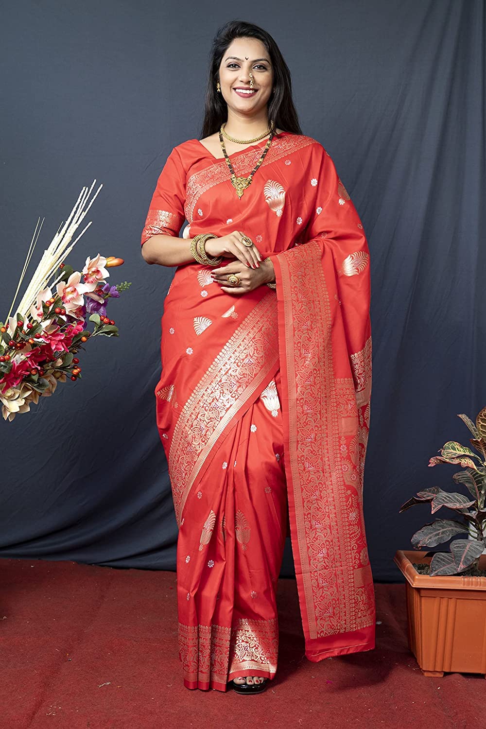 SGF11- Women's  Kanjivaram Pure Soft Silk Handloom Saree Pure Golden Zari With Blouse Piece