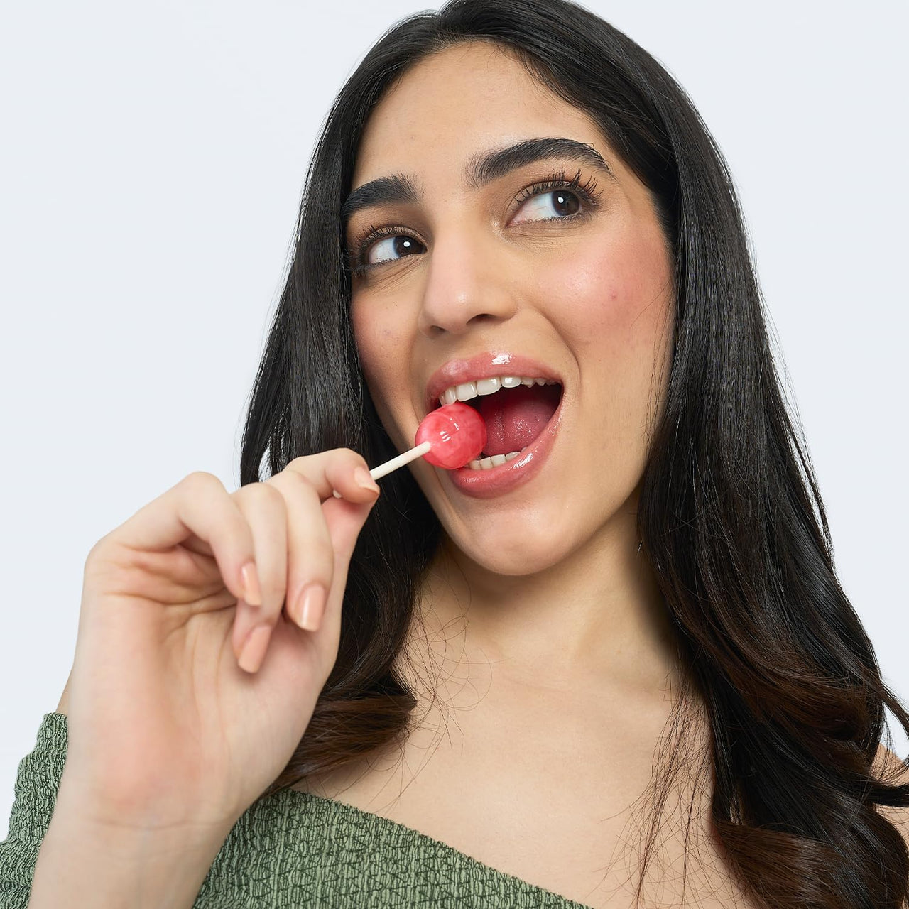 FAE Beauty Peptide Lip Gloss | With Passionfruit Oil & Argireline to Smoothen, Even, and Soften Lips | Non Sticky | Hydrating | Vegan | Shade Emerging | Transparent Shimmery Rose Gold Gloss