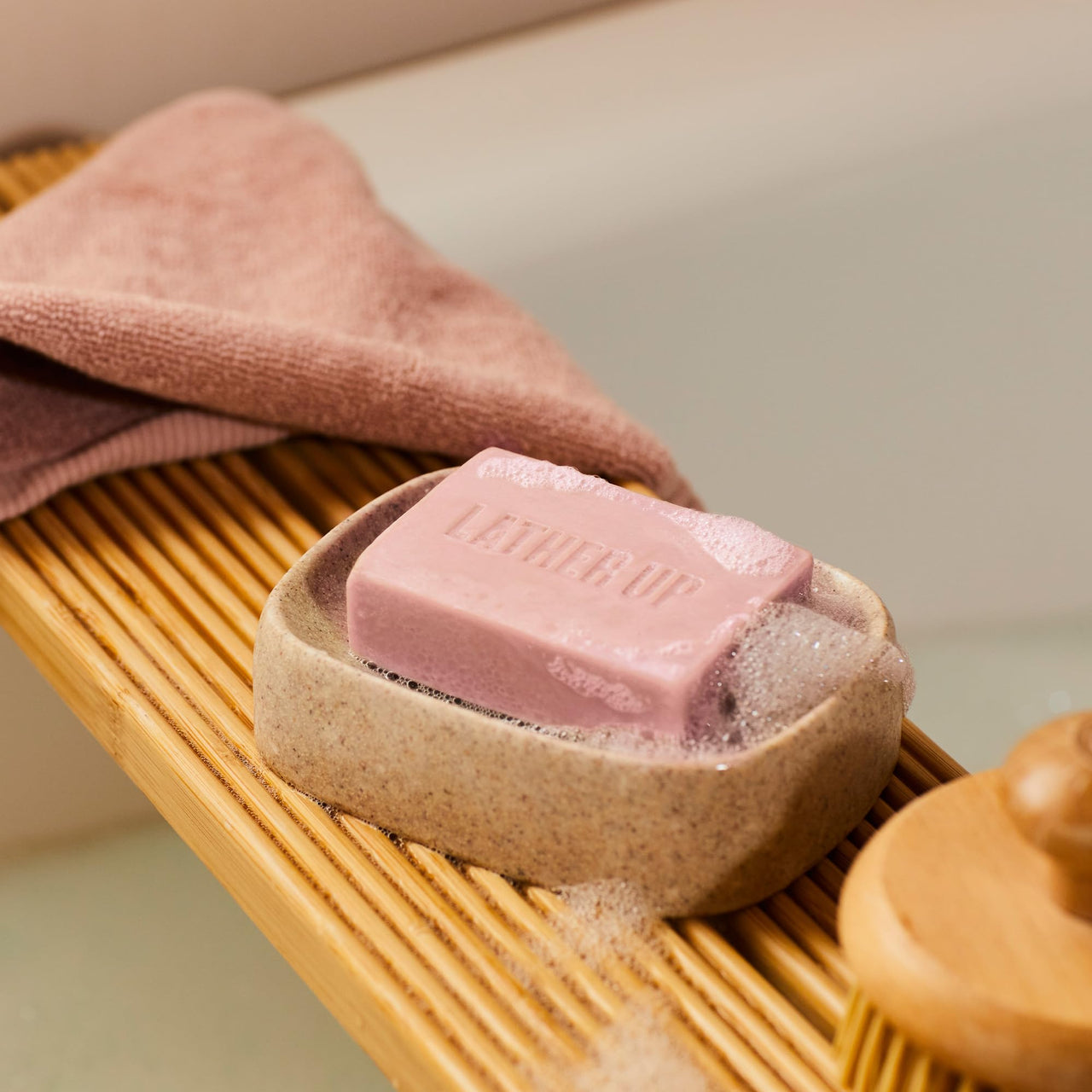 The Body Shop British Rose Cleansing Face & Body Bar 100g