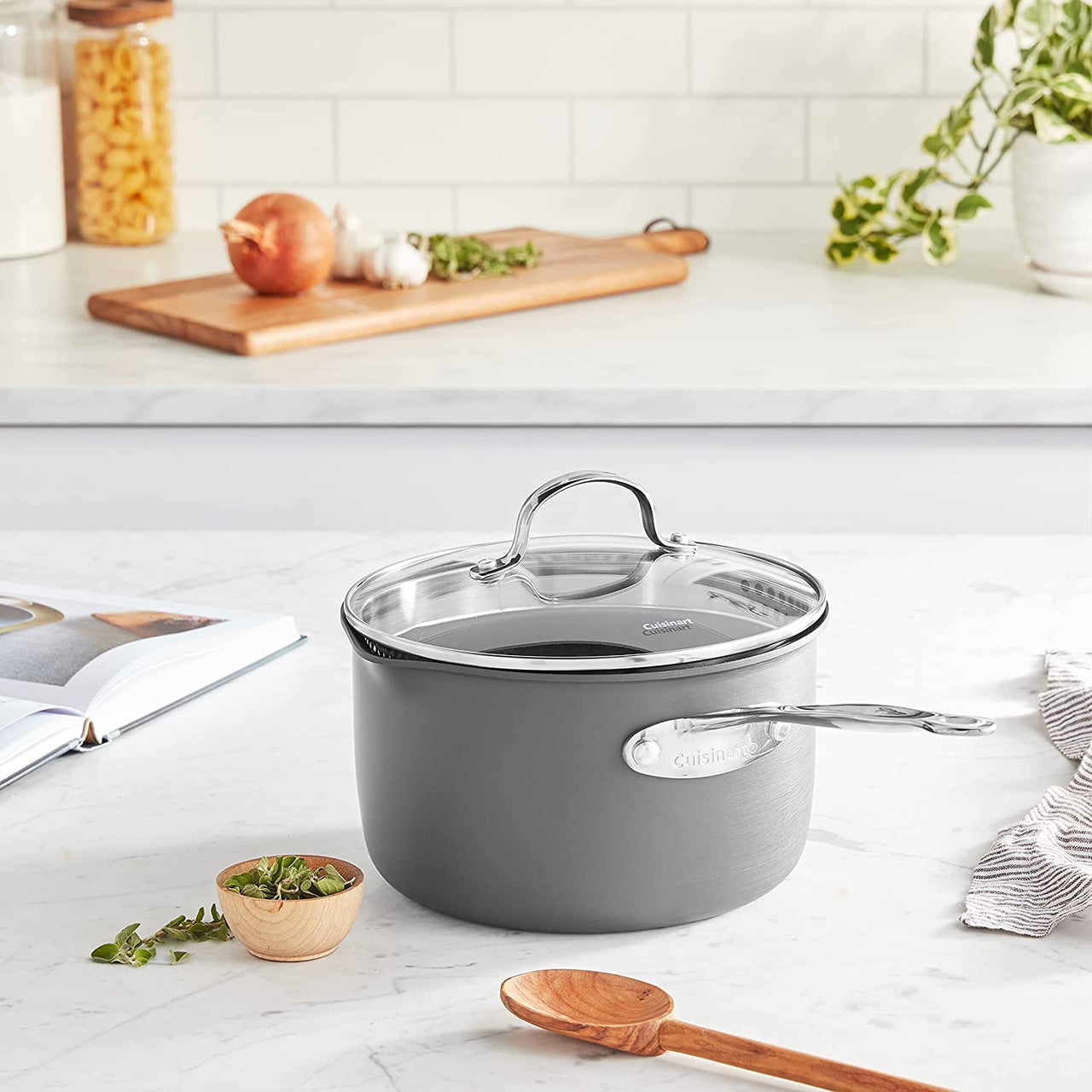 Cuisinart 722-20 8-Inch Chef's -Classic-Stainless-Cookware-Collection, 8", Open Skillet