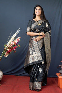SGF11- Women's  Kanjivaram Pure Soft Silk Handloom Saree Pure Golden Zari With Blouse Piece
