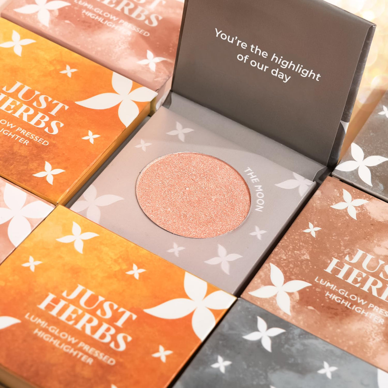 Just Herbs Lumi Glow Pressed Highlighter for Face Makeup Shea Butter + Vitamin C, 3.5 g (The Sun)