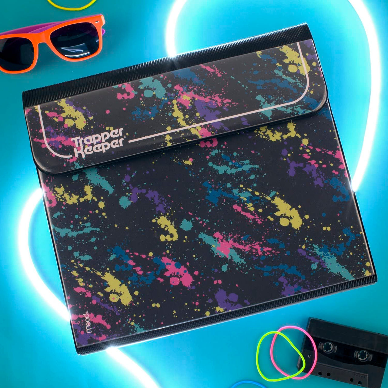 Trapper Keeper Binder, Retro Design, 1 Inch Binder Includes 2 Folders and Extra Pocket, Metal Rings and Spring Clip, Secure Storage, Paint Splatter, Mead School Supplies (260038FO-ECM)