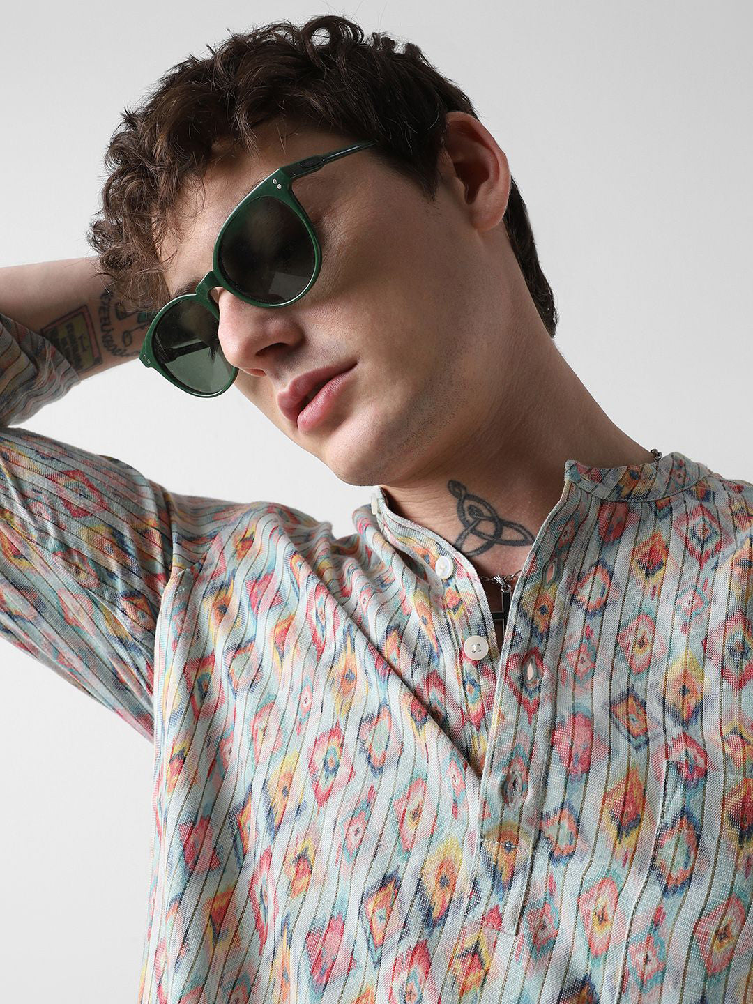 VASTRADO Mandarin Collar Short Kurta