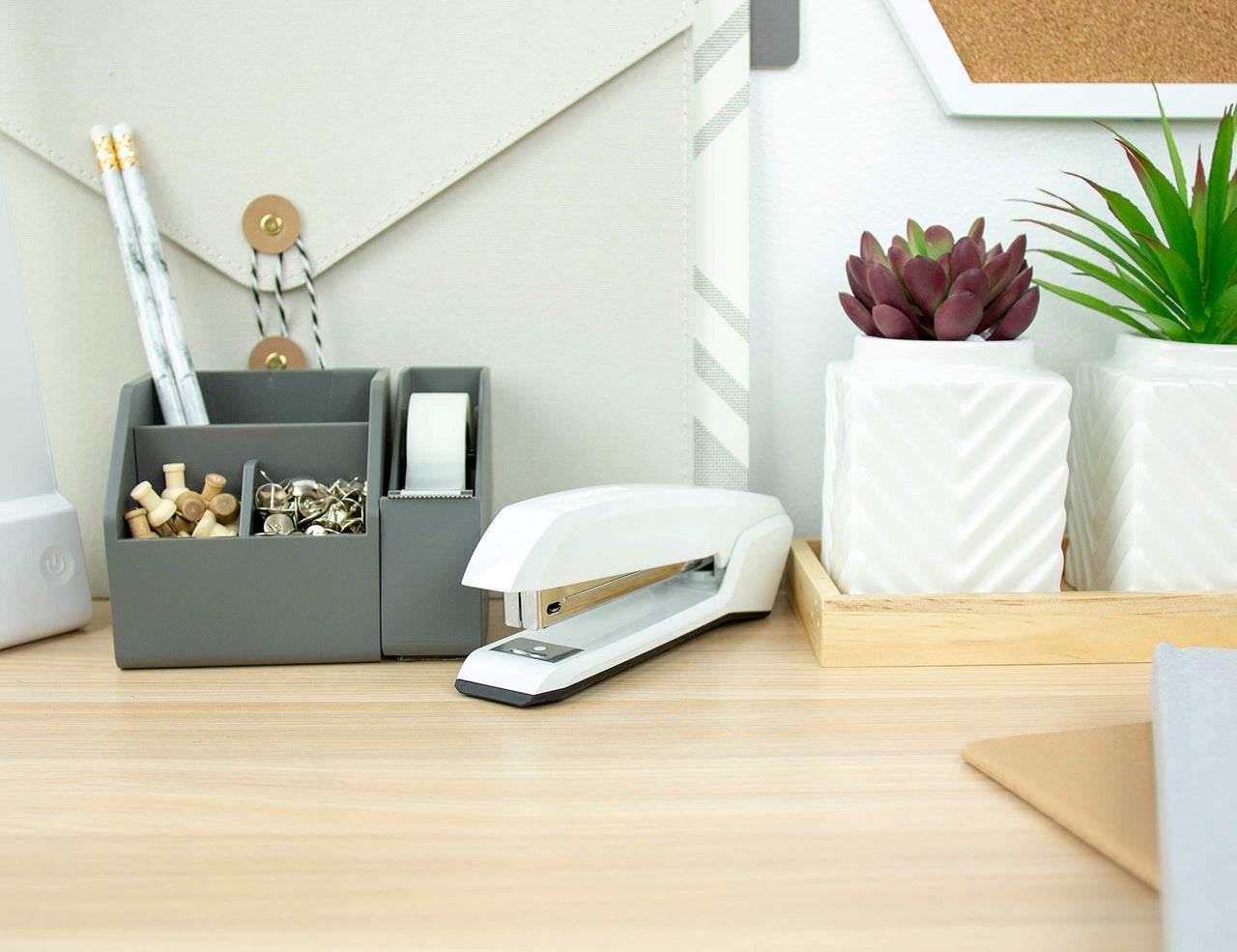 Bostitch Office Ascend 3 in 1 Stapler Integrated Remover & Staple Storage, 420 Staples Included, 20 Sheet Capacity, Lightweight, White (B210-WHT), Full Size