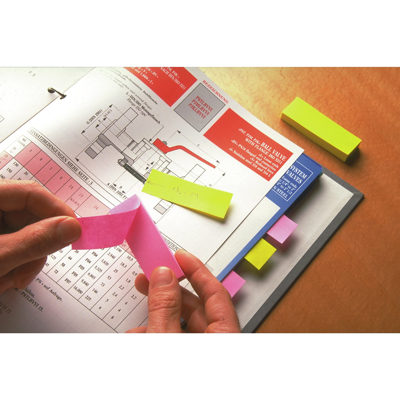3M Post-it Page Markers, Assorted Colors, 1/2 in x 2 in, 100 Sheets/Pad, 5 Pads/Pack (670-5AN)