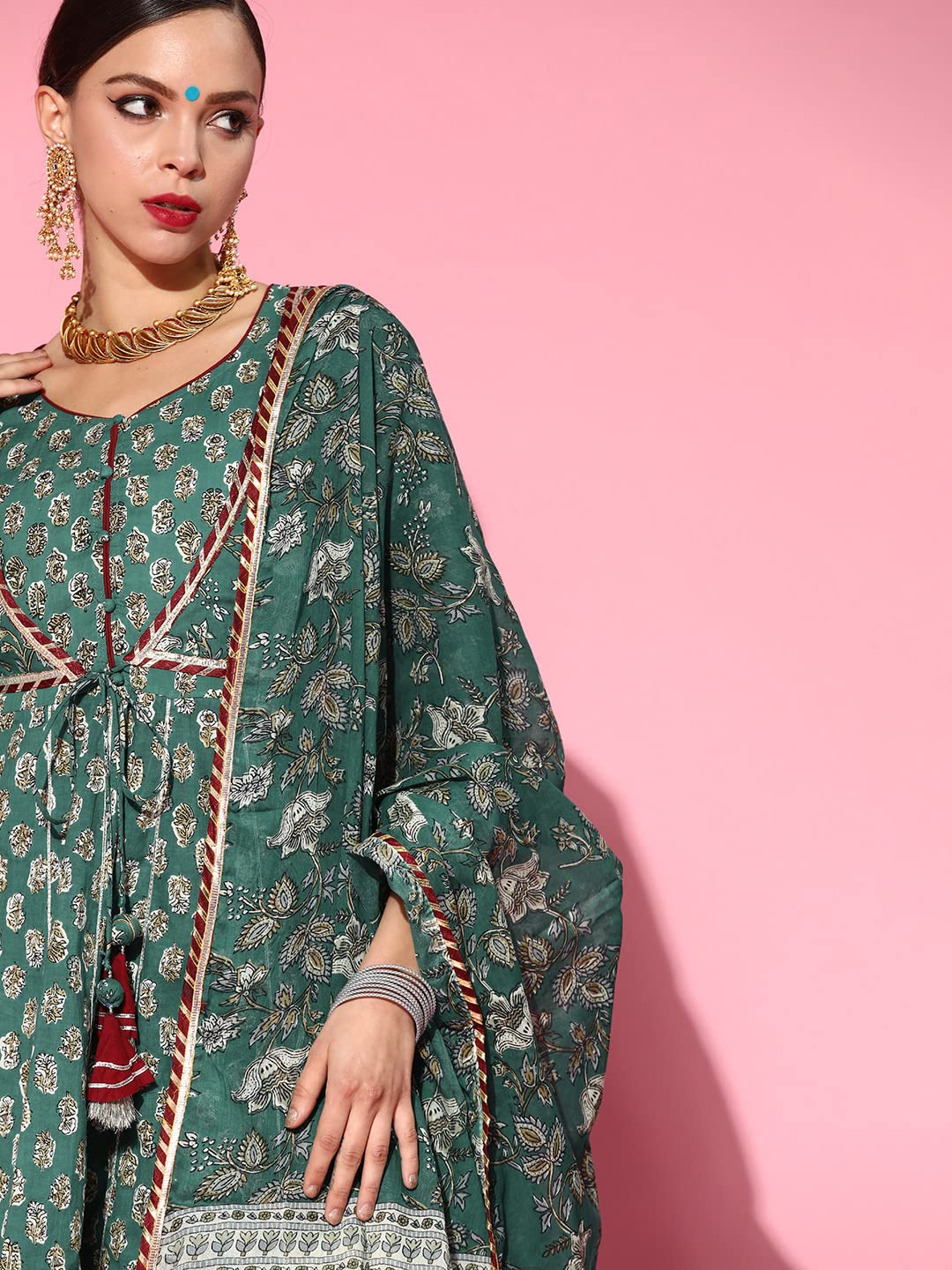 ishin Women Salwarsuitset