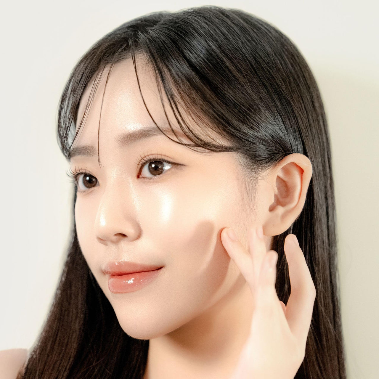 Mirabelle Korea Aloe Vera Soothing Gel 300ml | 3-in-1 Hydration & Repair with Aloe & Vitamin E | Refreshing, Anti-Aging & Alcohol-Free | Korean Skincare for Face, Body & Hair | Men and Women