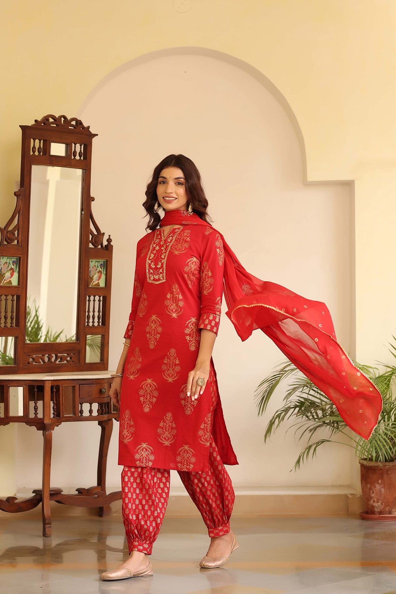 Vaamsi Women's  Cotton Solid Embroidered Kurta Pant Dupatta Set