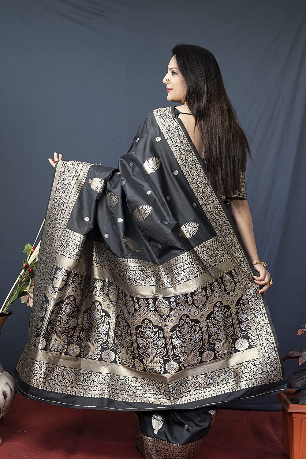 SGF11- Women's  Kanjivaram Pure Soft Silk Handloom Saree Pure Golden Zari With Blouse Piece