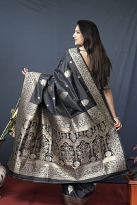 SGF11- Women's  Kanjivaram Pure Soft Silk Handloom Saree Pure Golden Zari With Blouse Piece