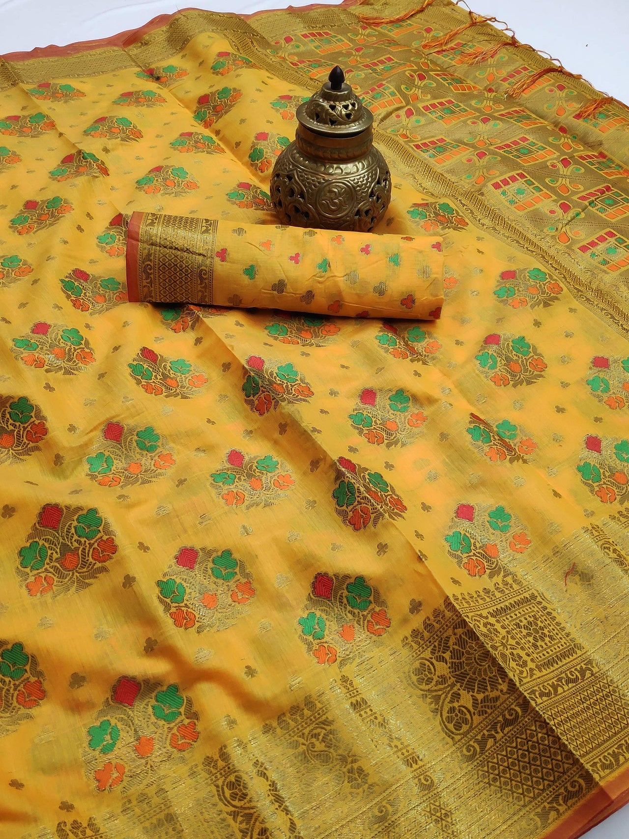 Divine International Trading Co Women's  Chanderi Saree With Blouse Piece