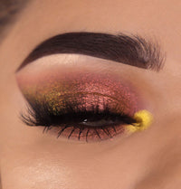 Charmacy Milano Insane Shifters Eyeshadow (Shade 504) - 1.8 g, Multi-Chrome, Smooth Texture, Highly Pigmented, Metallic, Shimmer Effect, One Swipe Coverage, Glam Eyes