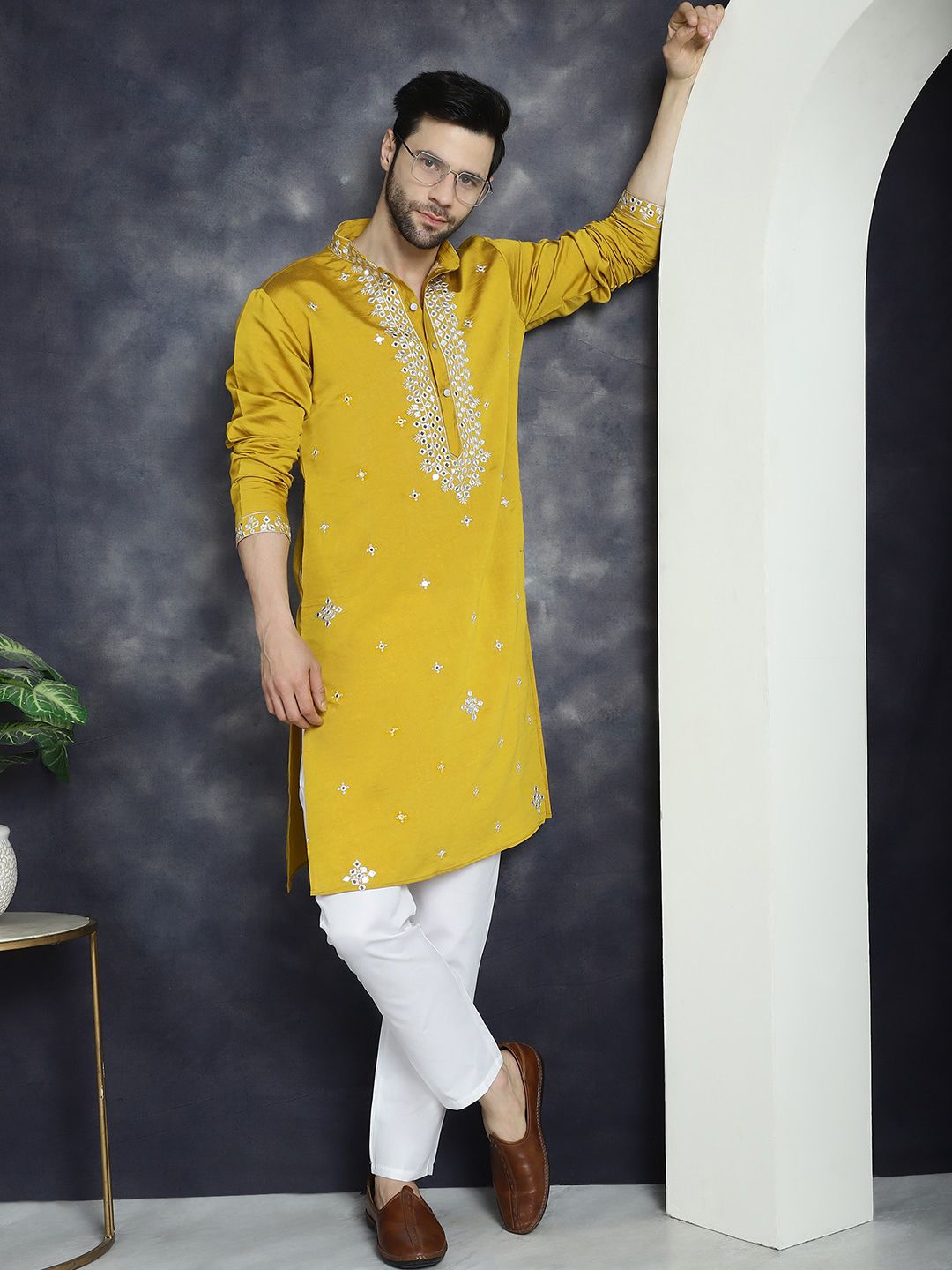 Jompers Embroidered Cotton Silk Kurta