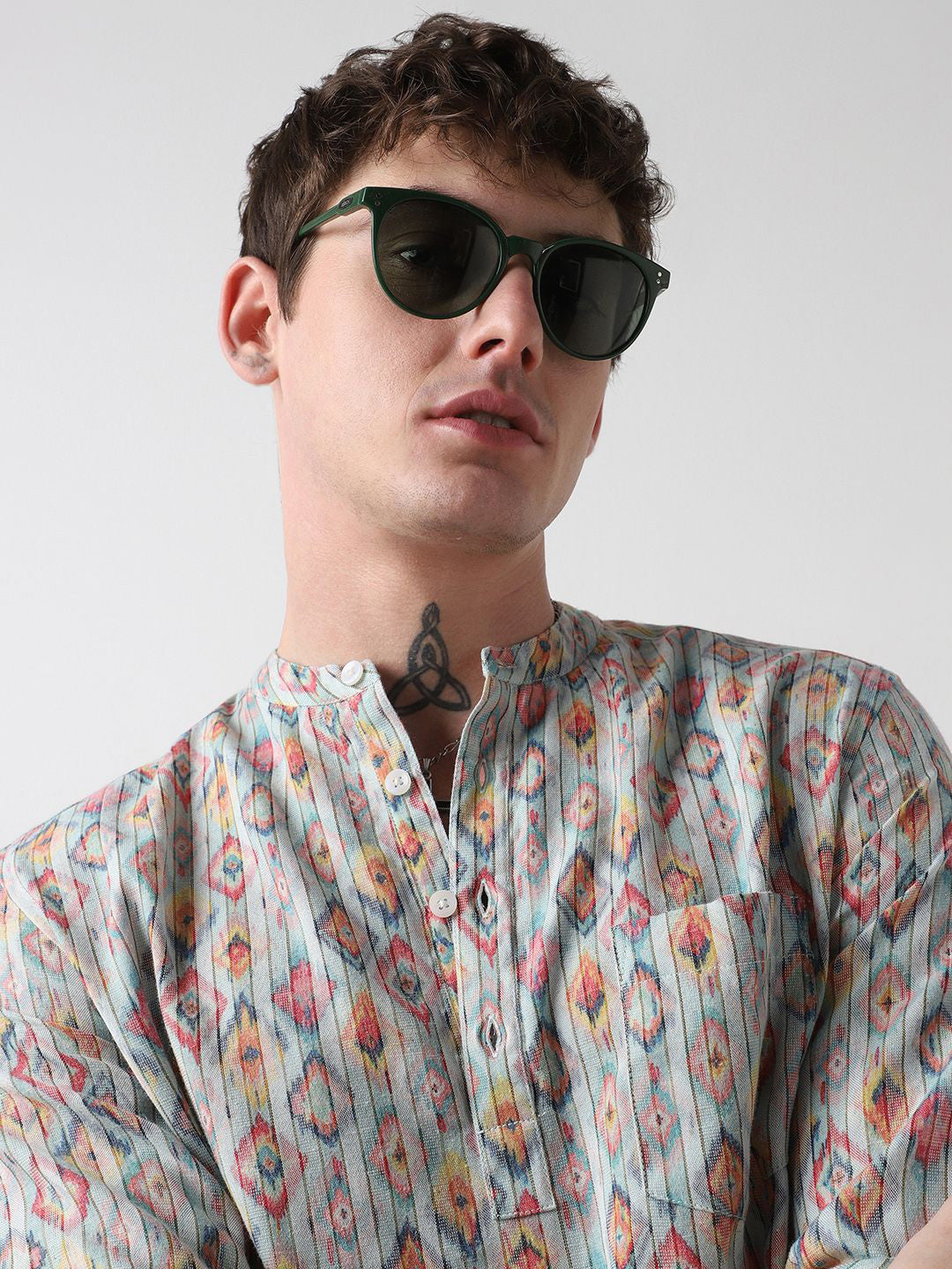 VASTRADO Mandarin Collar Short Kurta