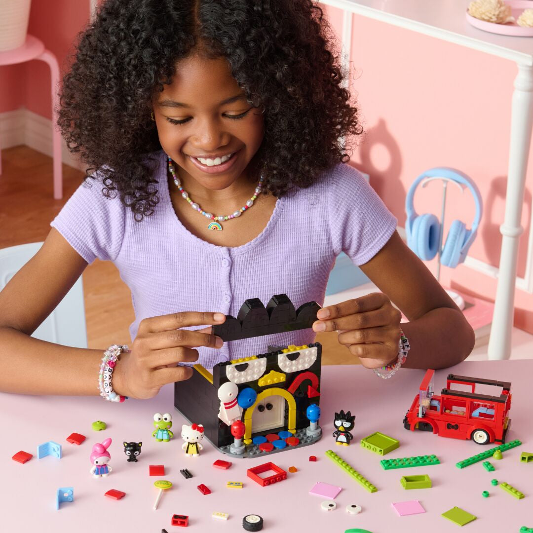 Hello Kitty and Friends BLDR Building Set (Badtz - maru’s Bowling Alley)