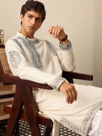 House of Pataudi Floral Embroidered Jashn Kurta
