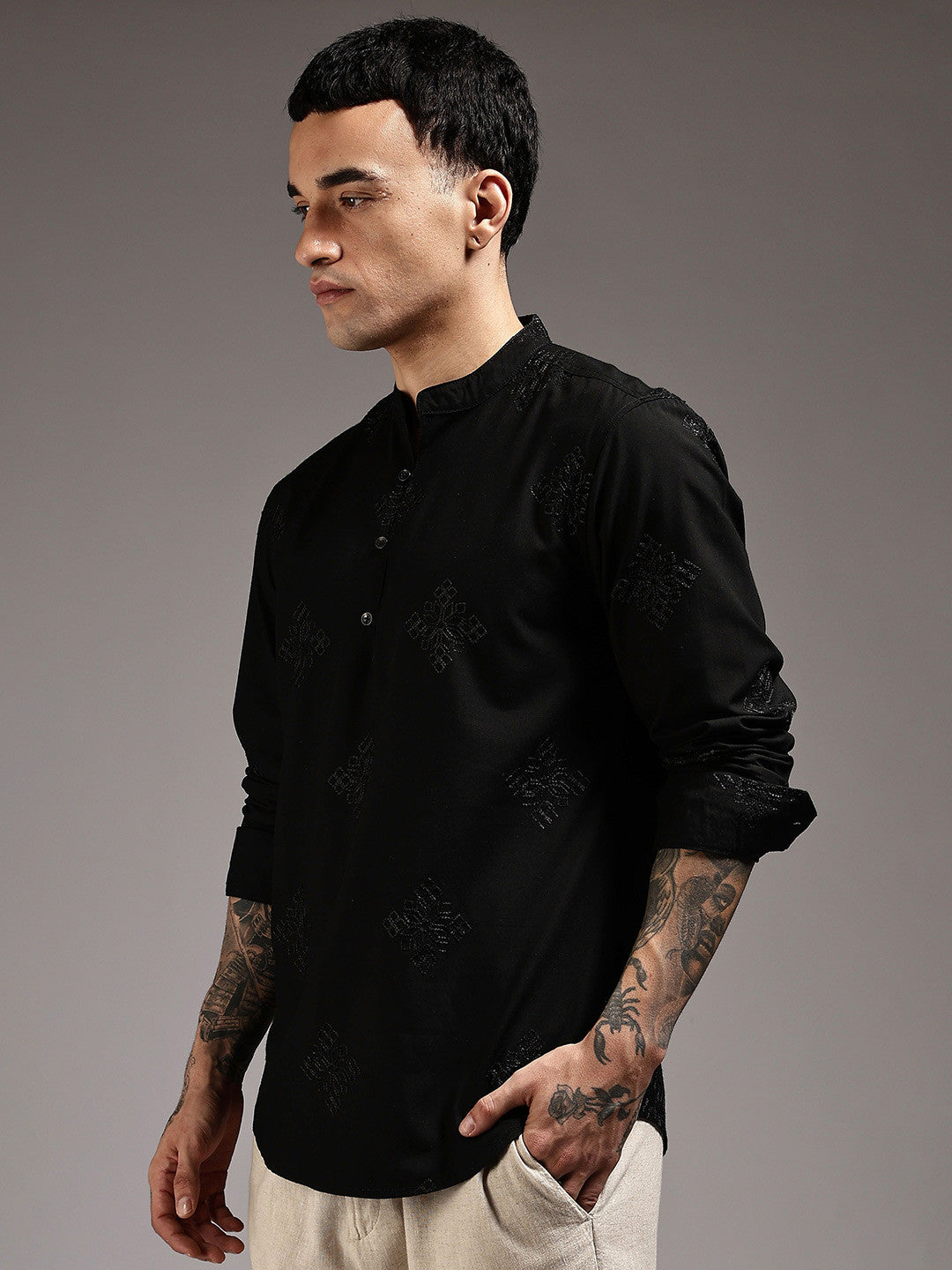 HERE&amp;NOW Men Embroidered Kurta