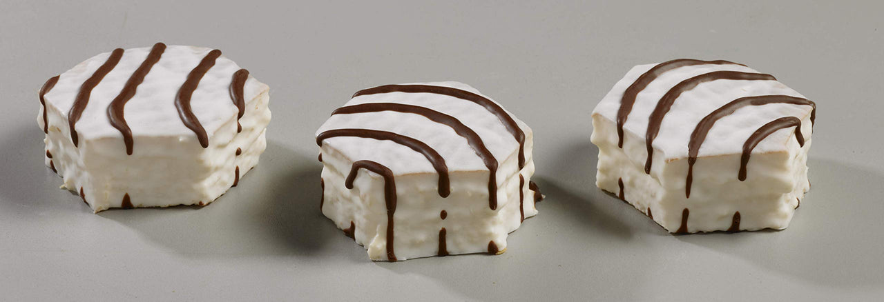Little Debbie Zebra Cakes, 10 Twin-Wrapped Cakes, 13.0 oz Box, Pack of 0ne (1)