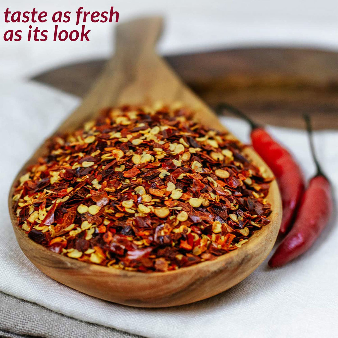 Himalayan Chef Red Crushed Pepper Shaker - Organically Crushed Red Chili Pepper Flakes Great for Pizza, Chowder, Seafood, and Pasta (3.88 Oz)