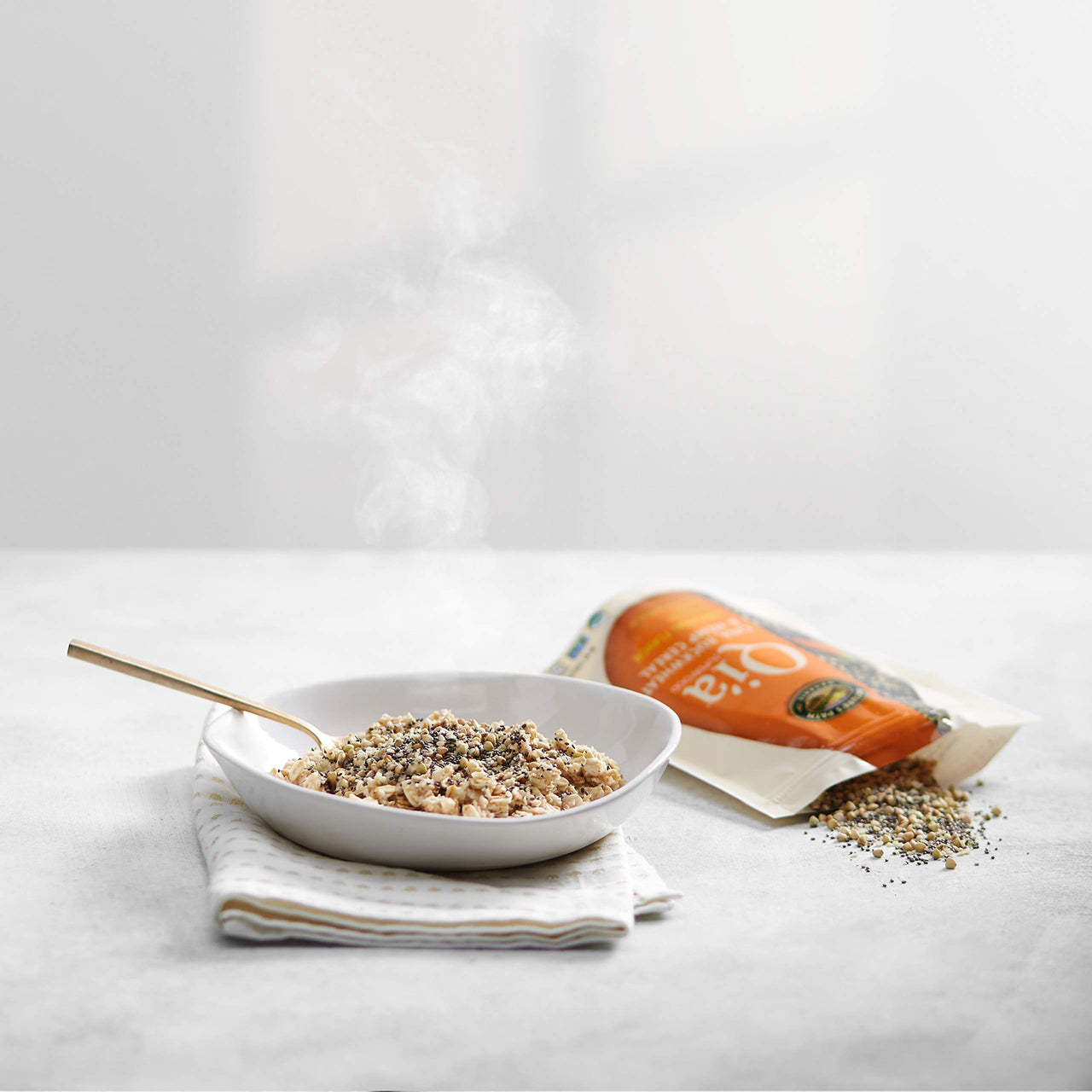 Qi'a Superfood Organic Gluten Free Original Chia, Buckwheat and Hemp Cereal Topper, 7.9 Ounce, Non-GMO, 6g Plant Based Protein, 2.5 grams of ALA Omega-3s, by Nature's  Path