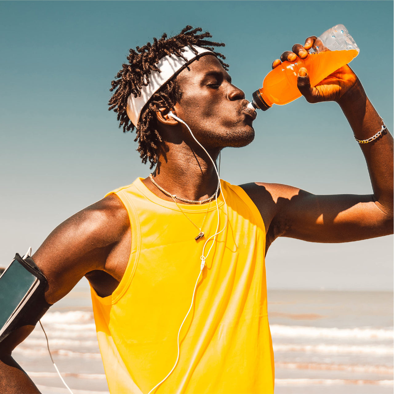 Tampico Singles To Go Drink Mix Packets, Citrus Punch, 6-Count Box  Zero Sugar, Low Calorie Powdered Drink Packets, 100% DV of Vitamin C per Serving, Convenient, On-The-Go Water Enhancers