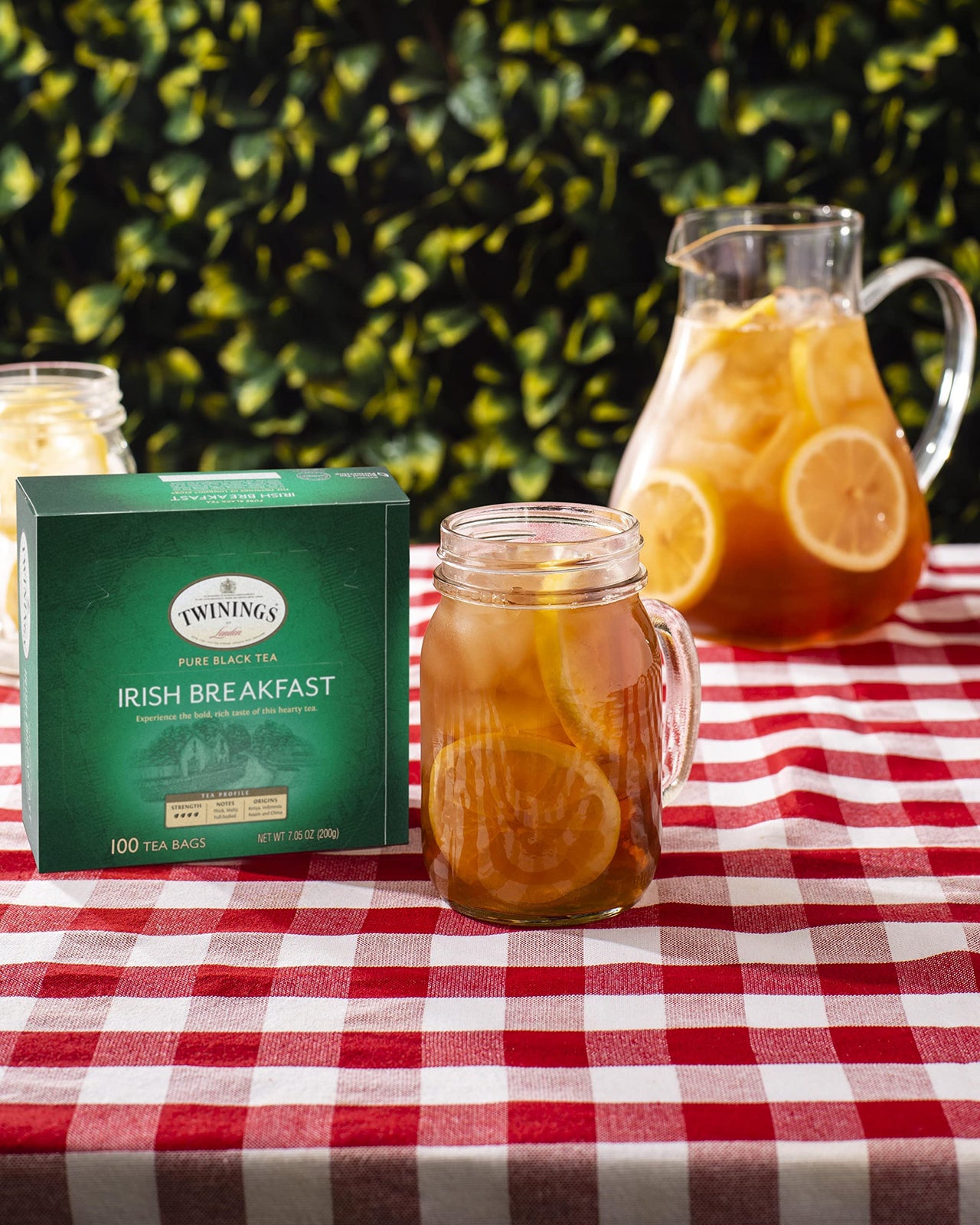 Twinings Irish Breakfast Black Tea, 100 Individually Wrapped Tea Bags, Flavourful, Bold, Robust Caffeinated Black Tea